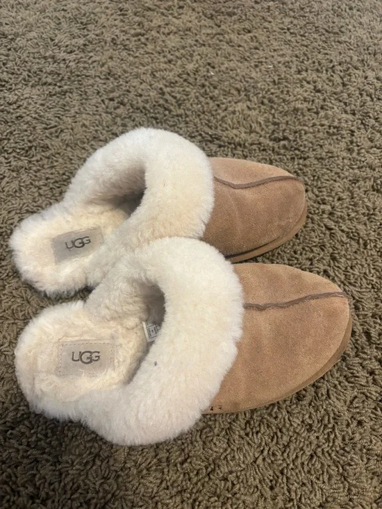 UGG Scufette Slippers - Picture 2 of 7